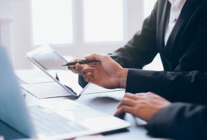 In this blog, we explain the difference between international networks and national platforms, how these networks operate, the role of Access Points, and how common network architectures—such as the 5-corner model and the V-model—shape invoice exchange across Europe.